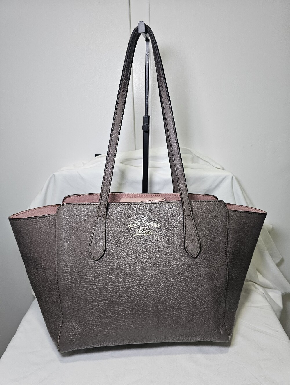 Gucci Leather Swing Tote